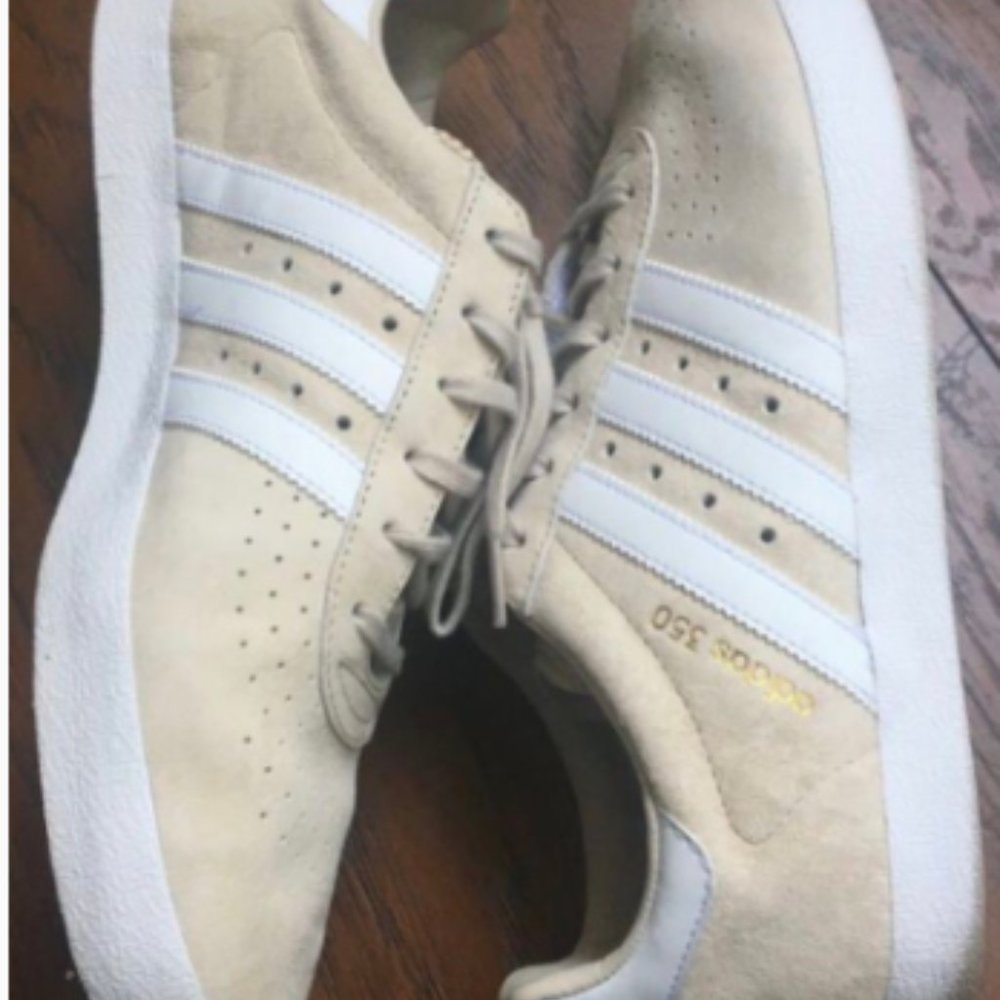 Classic Adidas - Mens shoe size 9.5